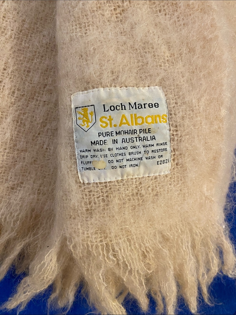 St.Albans Soft Cream Fringe pure Mohair blanket 52”x60 - Picture 2 of 3